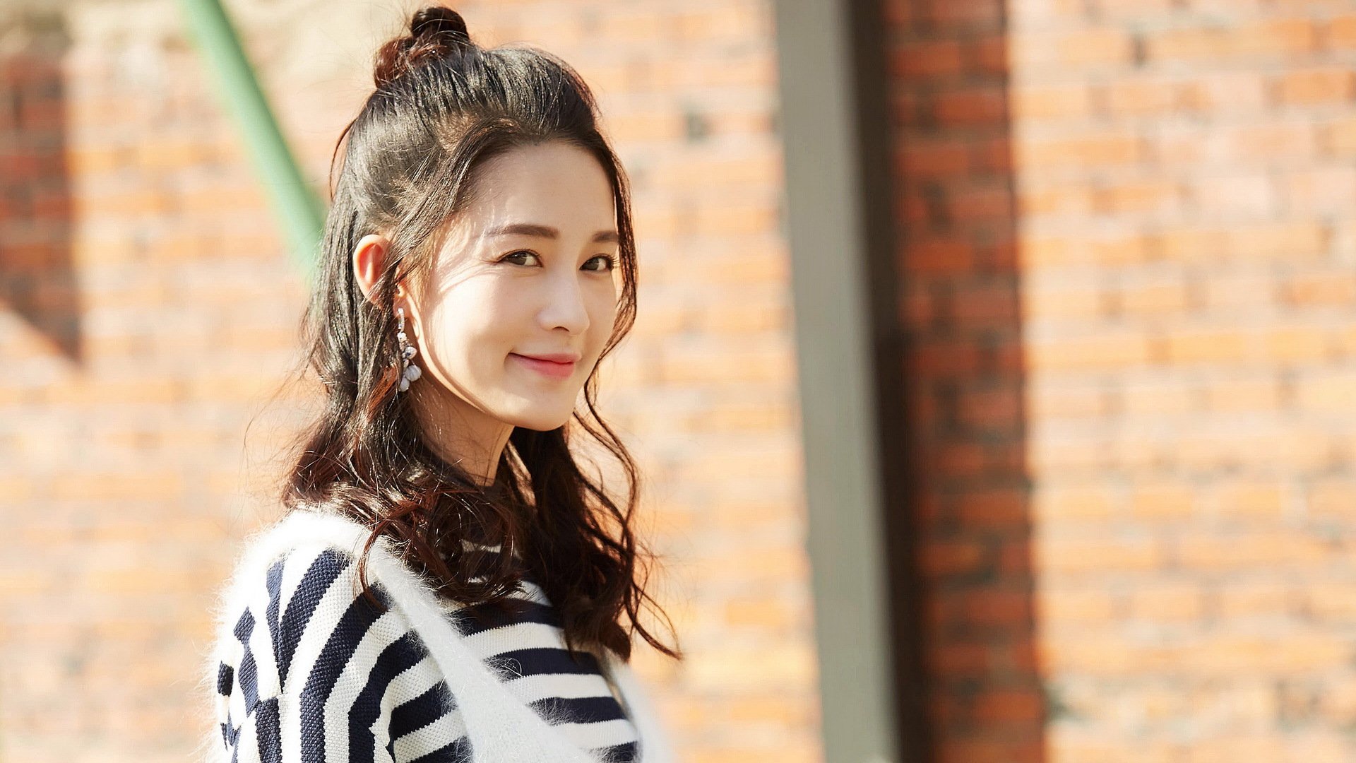 FB体育下载-伊利亚·哈伦全程保持强劲节奏，伊利哈德