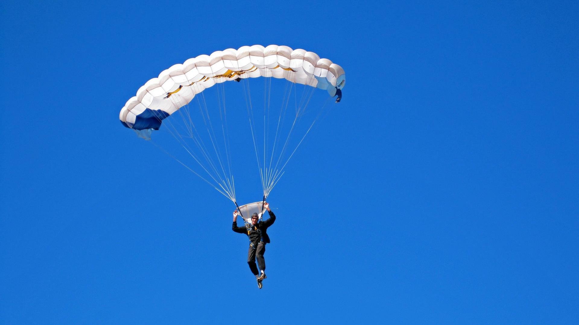 _专业运动员谈：训练中的最大挑战与突破_，运动员通过训练不断提高的竞技能力